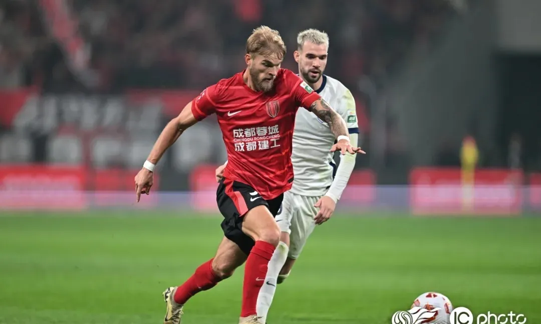 赛后中超焦点战，费耶诺德遗憾出局，气氛紧张，临场指挥获称赞 -九游官方网站